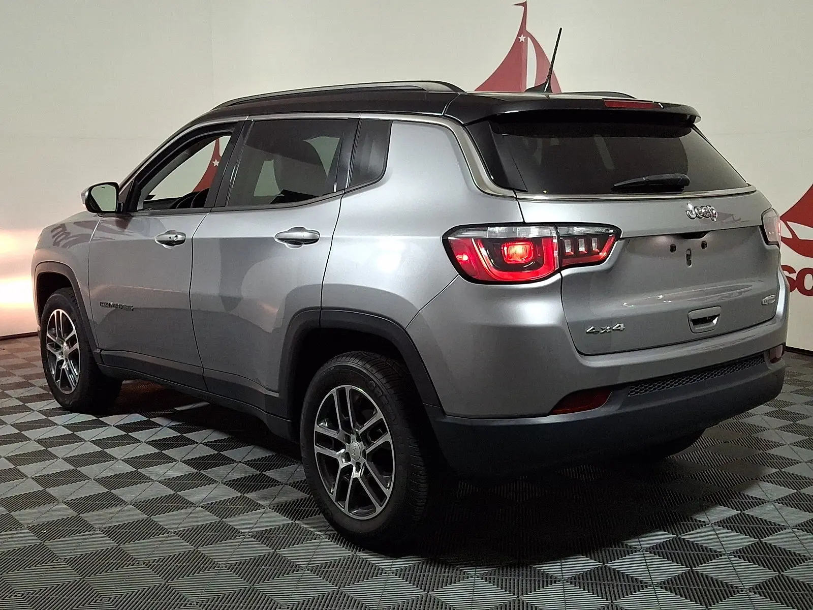 2018 Jeep Compass Latitude 4X4 photo 4