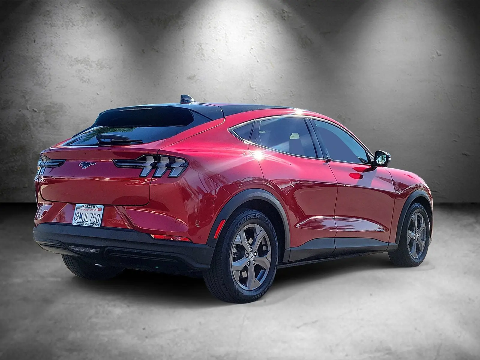 2023 Ford Mustang-Mach-e Select photo 3