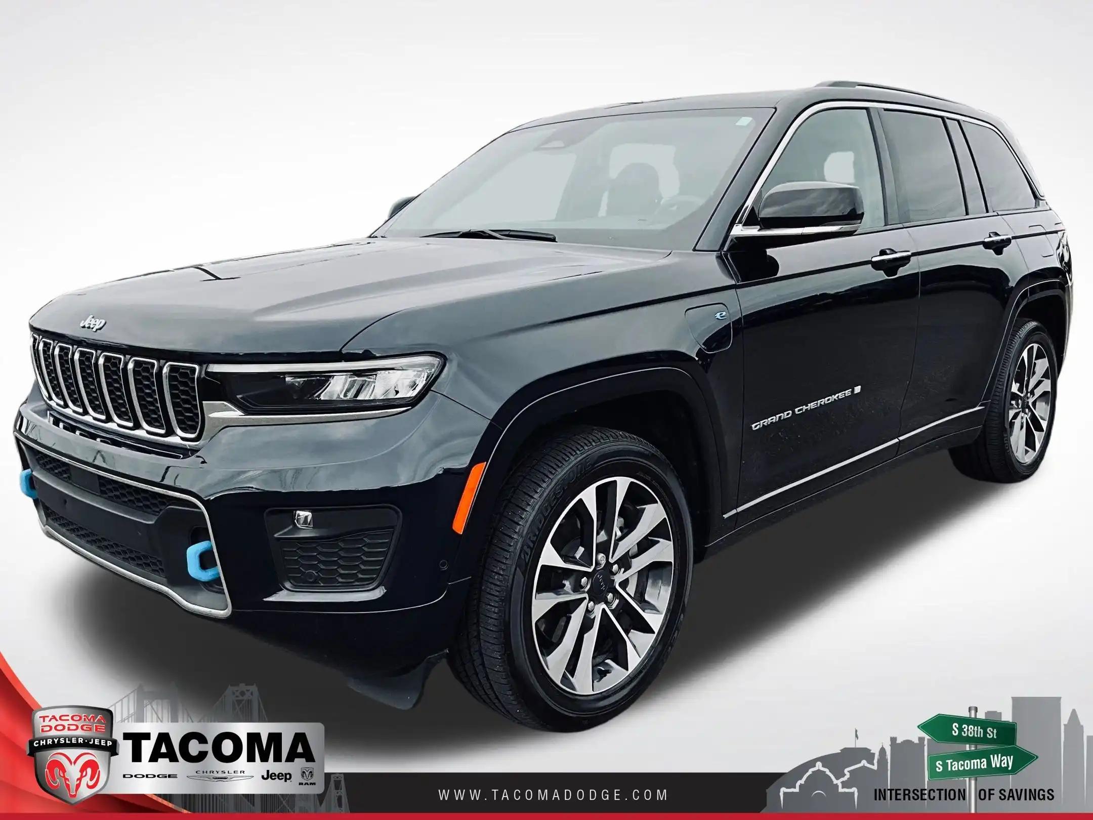 2023 Jeep Grand Cherokee Overland 4xe 4x4's photo