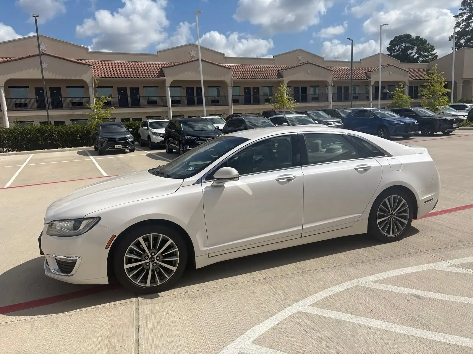 2019 Lincoln MKZ Hybrid Base/Premiere FWD's photo