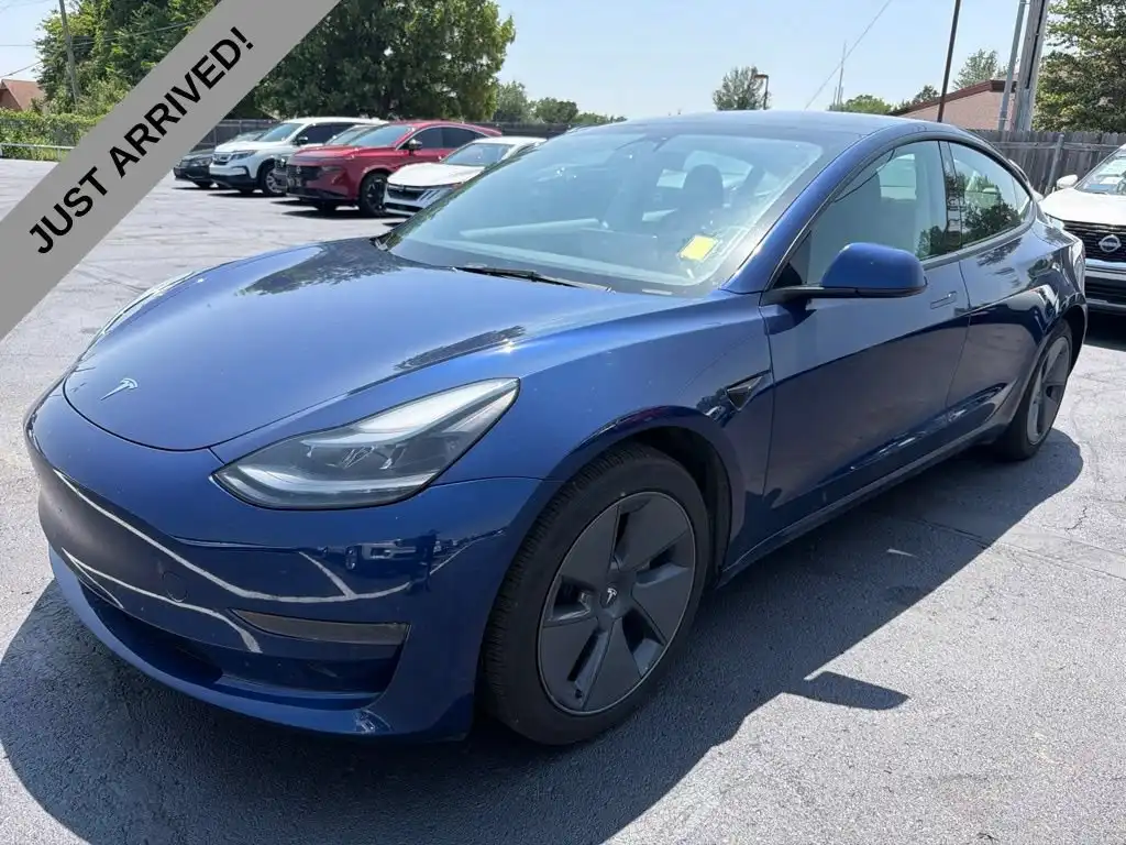 2023 Tesla Model 3 Base's photo