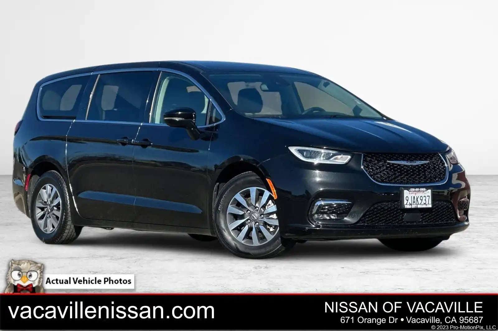 2024 Chrysler Pacifica Hybrid Select PHEV's photo