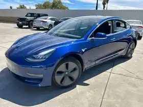 2019 Tesla Model 3 Rear-Wheel Drive Mid Range's photo