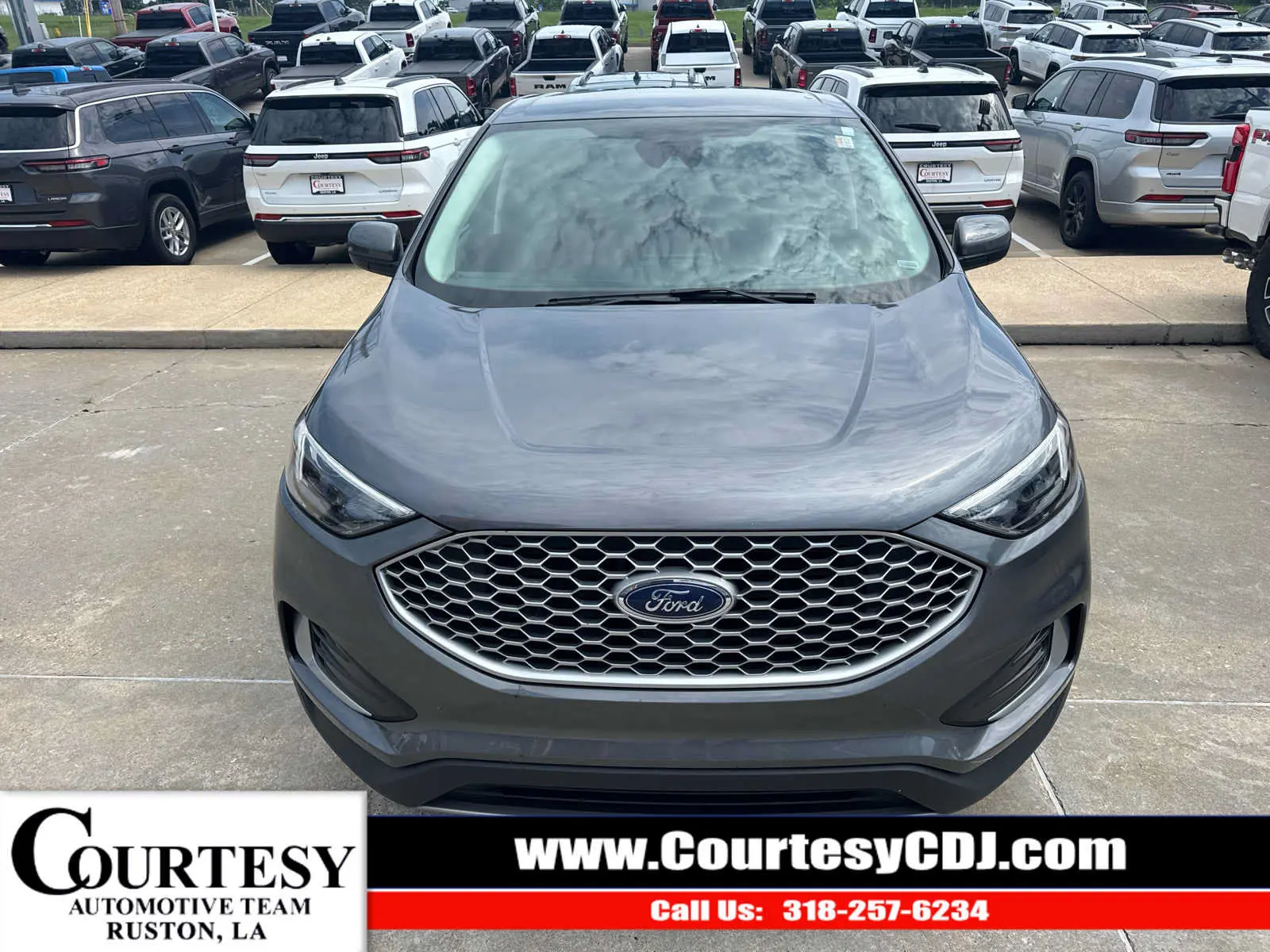 2024 Ford Edge SEL AWD photo 3