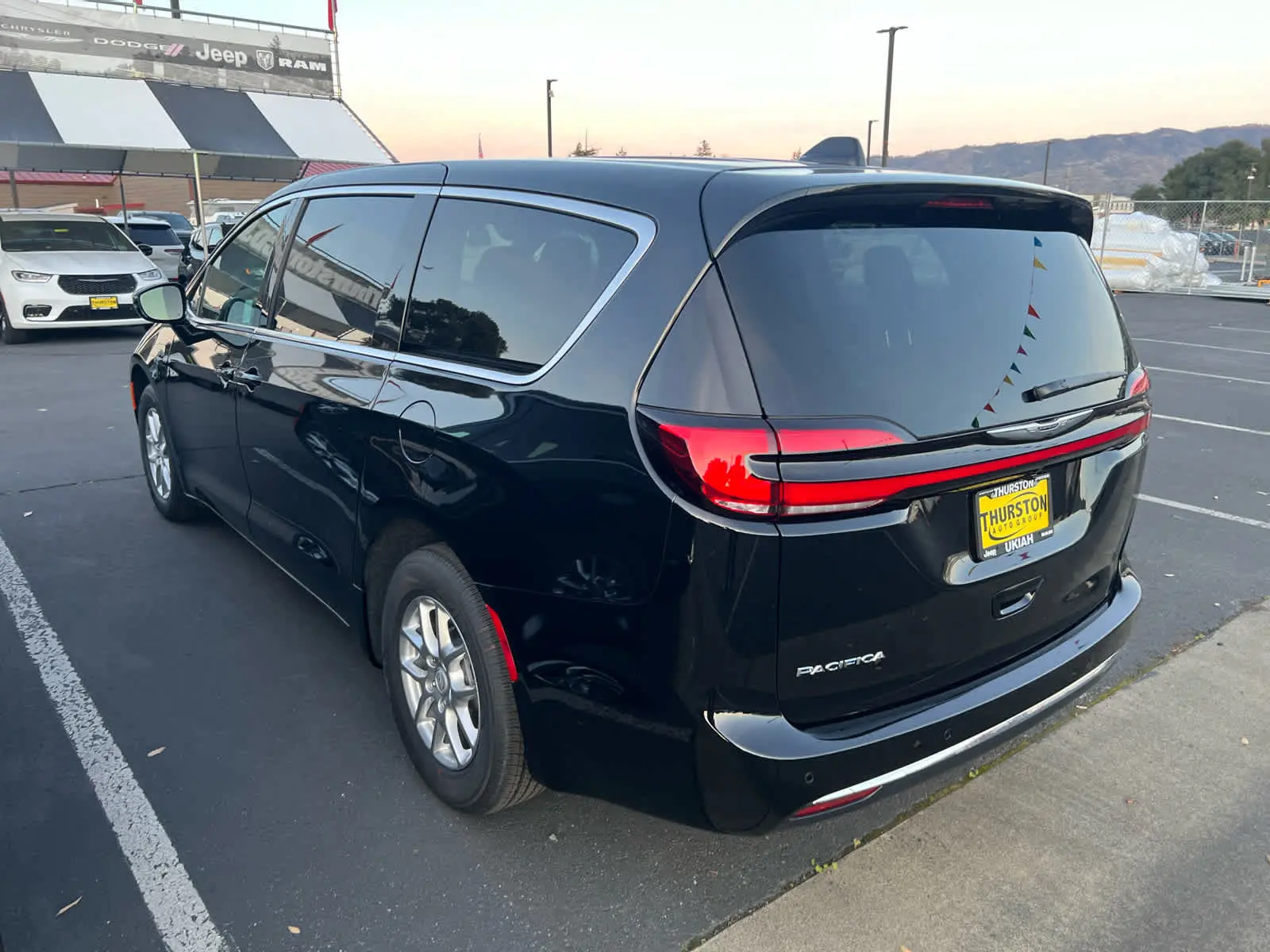 2026 Chrysler Pacifica Select photo 5