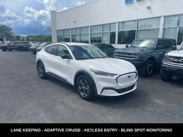 2023 Ford Mustang-Mach-e Select photo 5
