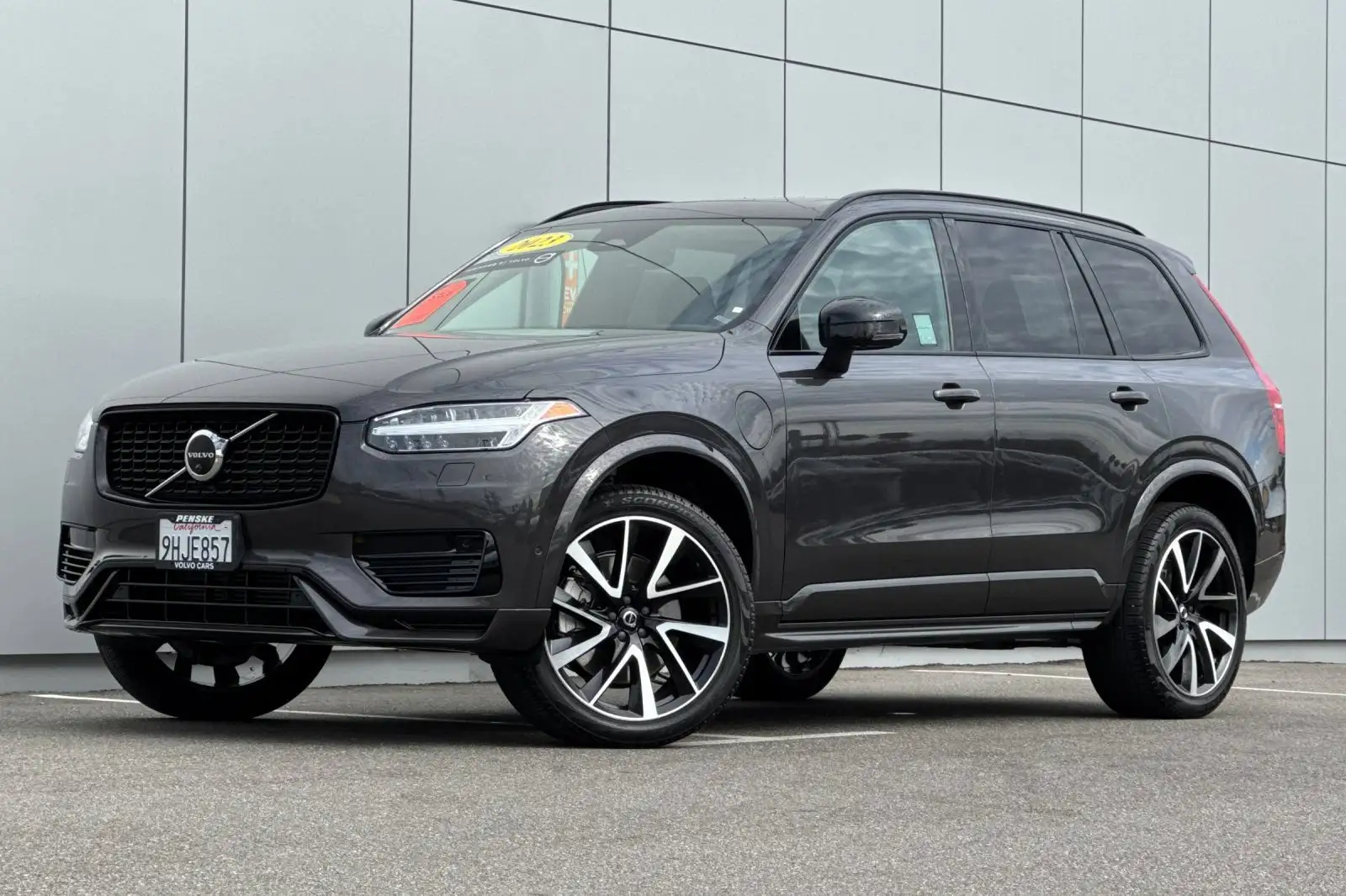 2023 Volvo XC90 T8 Recharge Plus Dark Theme 7-Seater 4WD's photo