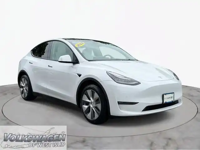 2022 Tesla Model Y Long Range Dual Motor All-Wheel Drive's photo