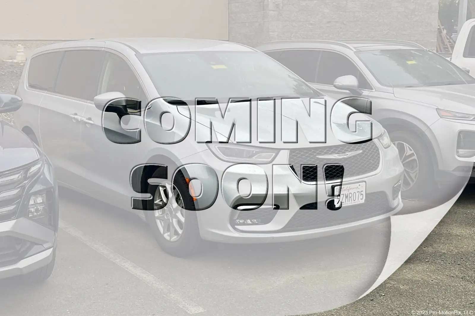 2023 Chrysler Pacifica Touring L photo 1