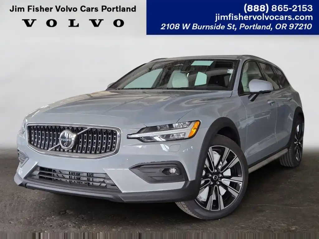 2026 Volvo V60 Cross Country B5 Ultra AWD's photo