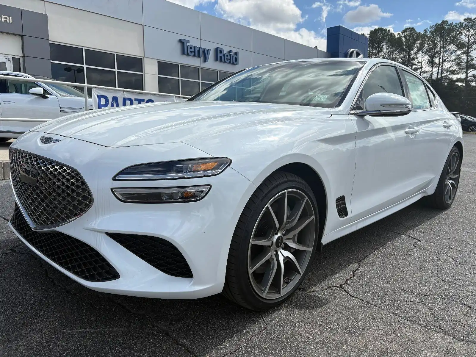 2025 Genesis G70 2.5T Standard's photo