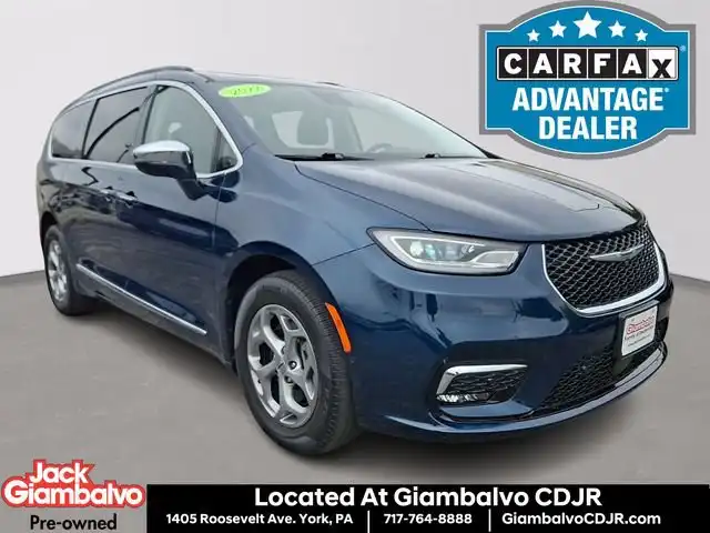 2022 Chrysler Pacifica Limited's photo