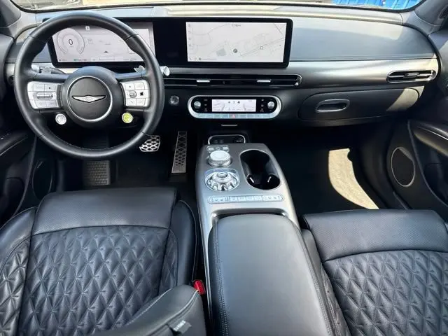 2023 Genesis GV60 Performance AWD photo 4