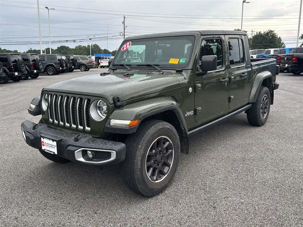 2022 Jeep Gladiator Overland's photo