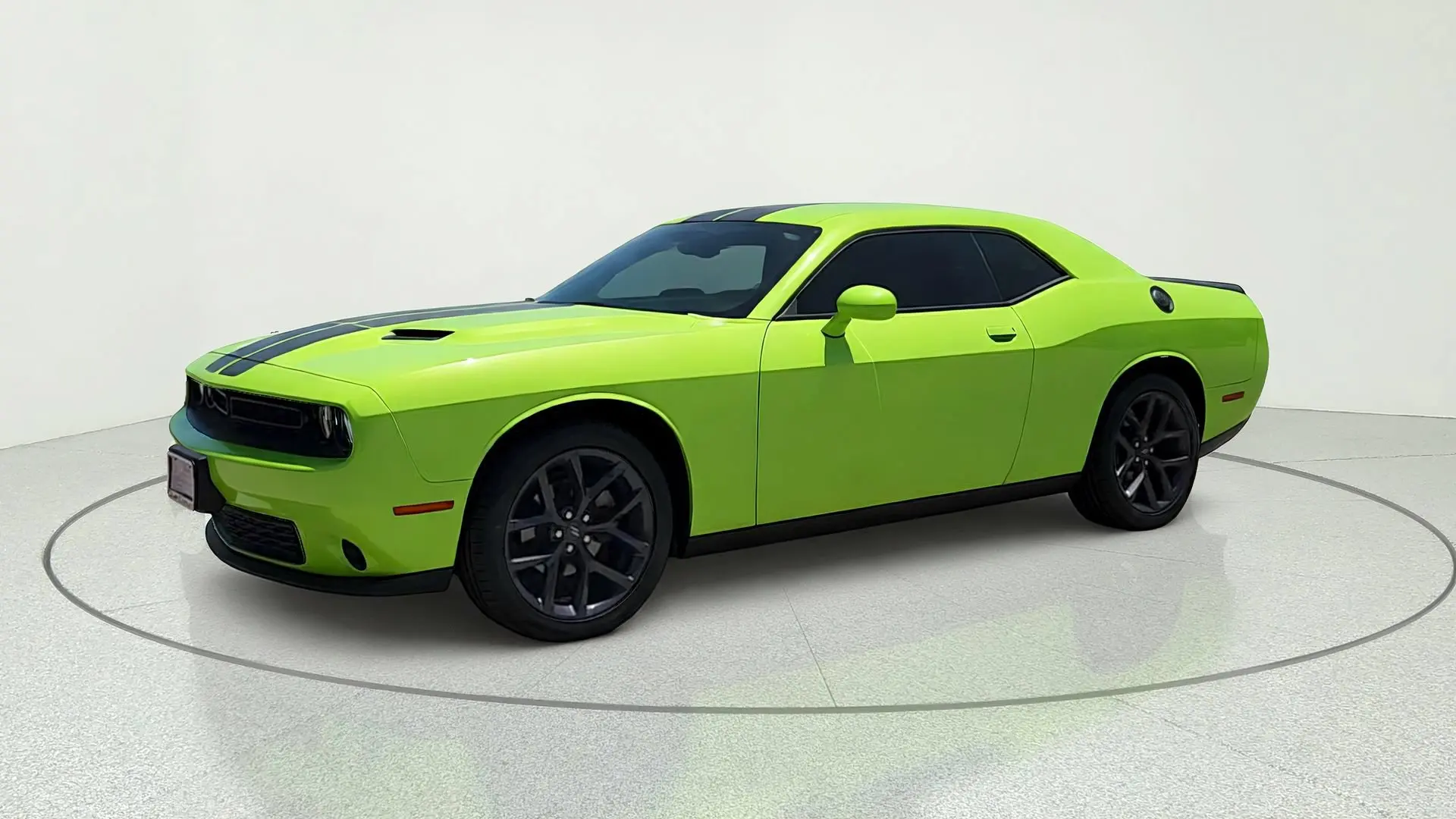 2023 Dodge Challenger SXT Auto photo 3