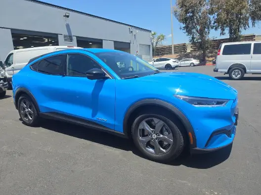 2023 Ford Mustang-Mach-e Select photo 3