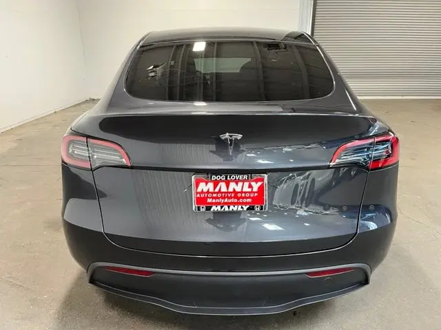 2025 Tesla Model Y Long Range RWD photo 4