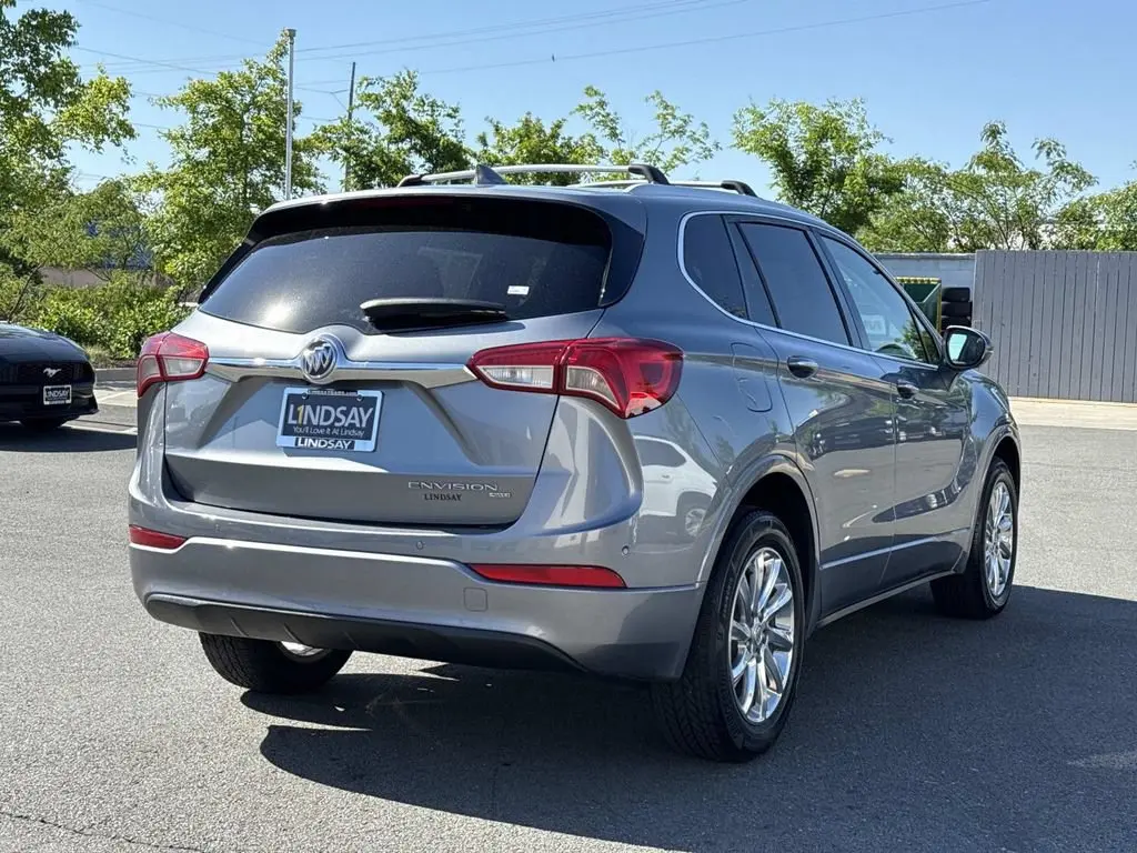 2019 Buick Envision Essence AWD photo 3