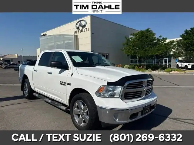 2016 RAM 1500 Big Horn 4x4 Crew Cab 5'7's photo
