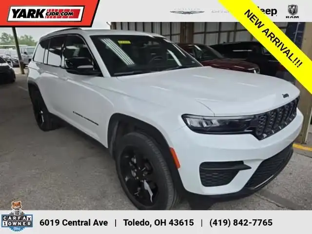 2023 Jeep Grand Cherokee Altitude 4x4's photo