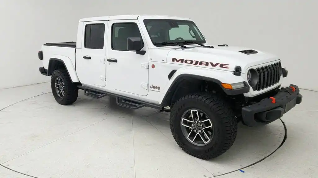 2024 Jeep Gladiator Mojave X's photo