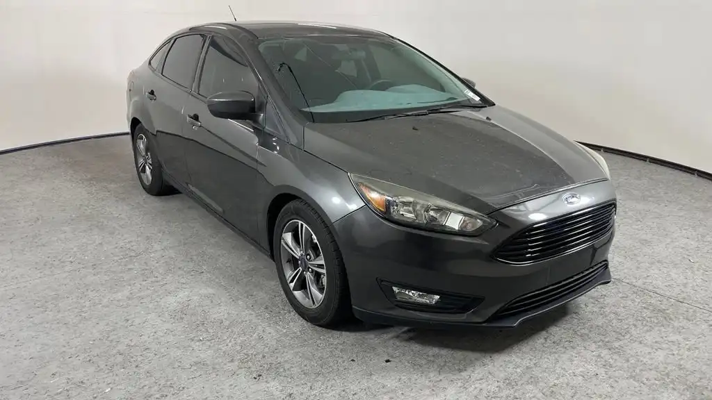 2018 Ford Focus Sedan SE's photo