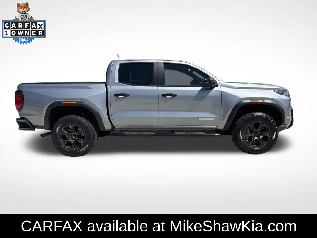 2025 GMC Canyon Elevation 2WD Crew Cab Short Box's photo