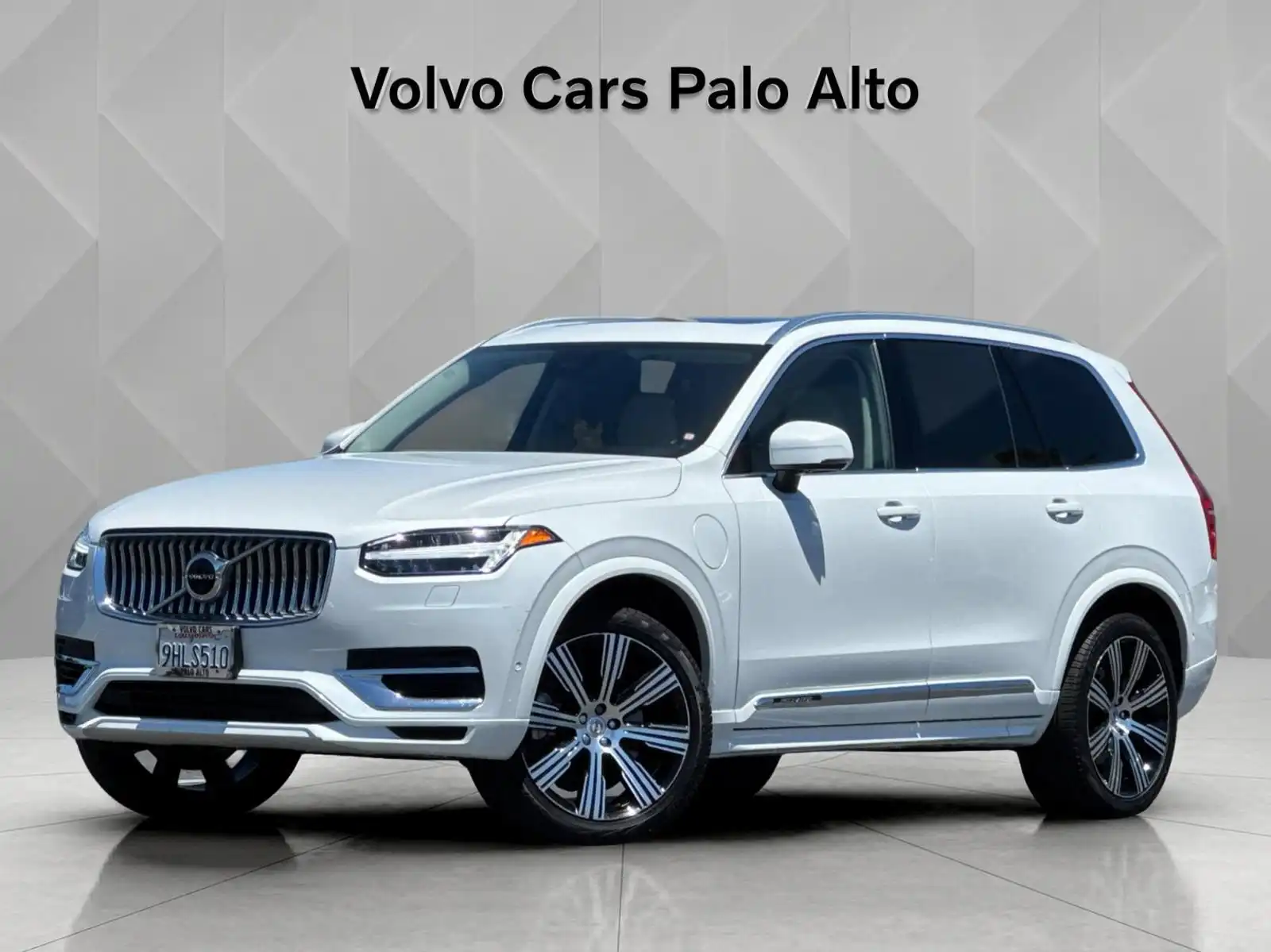 2023 Volvo XC90 T8 Recharge Plus Bright Theme 7-Seat 4WD's photo