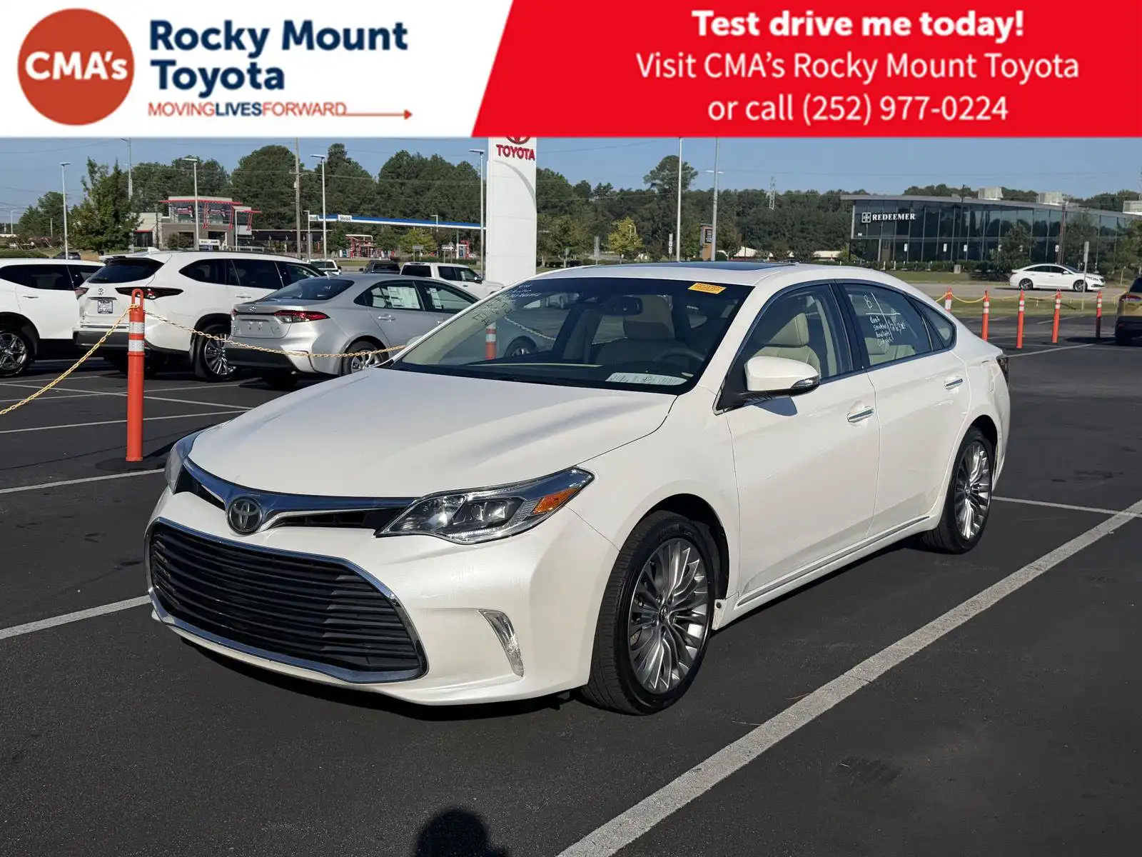 2018 Toyota Avalon Limited's photo