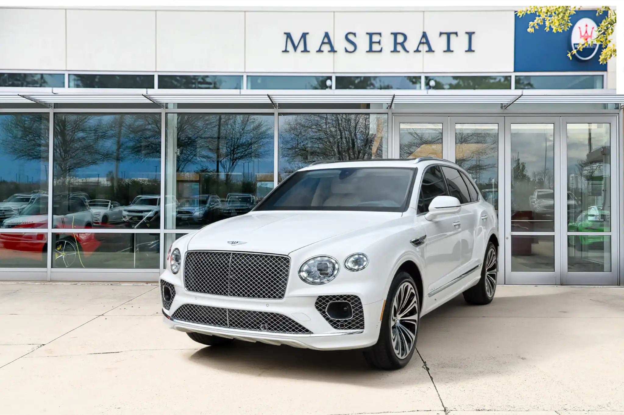 2023 Bentley Bentayga Azure's photo