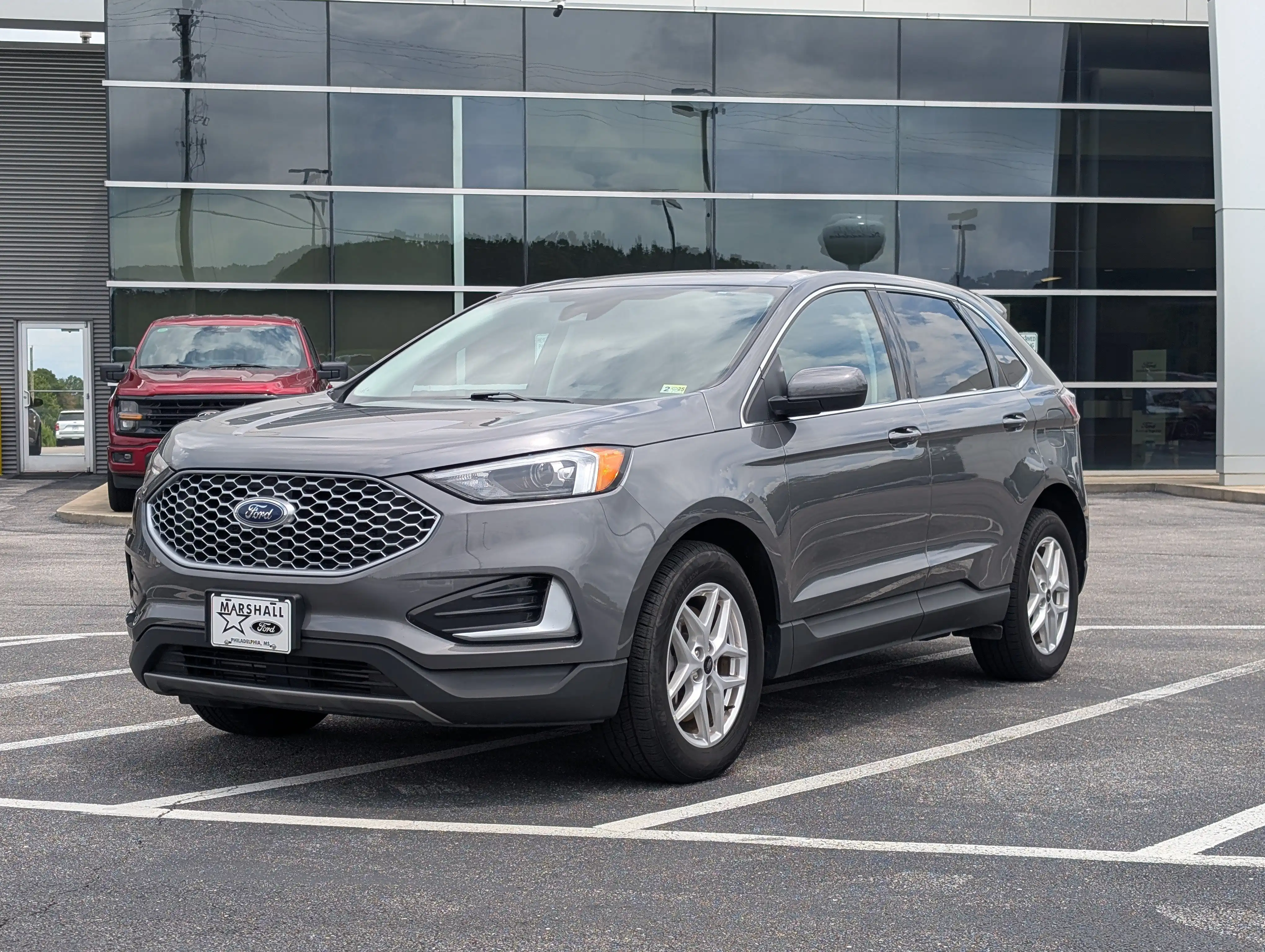 2024 Ford Edge SEL AWD's photo