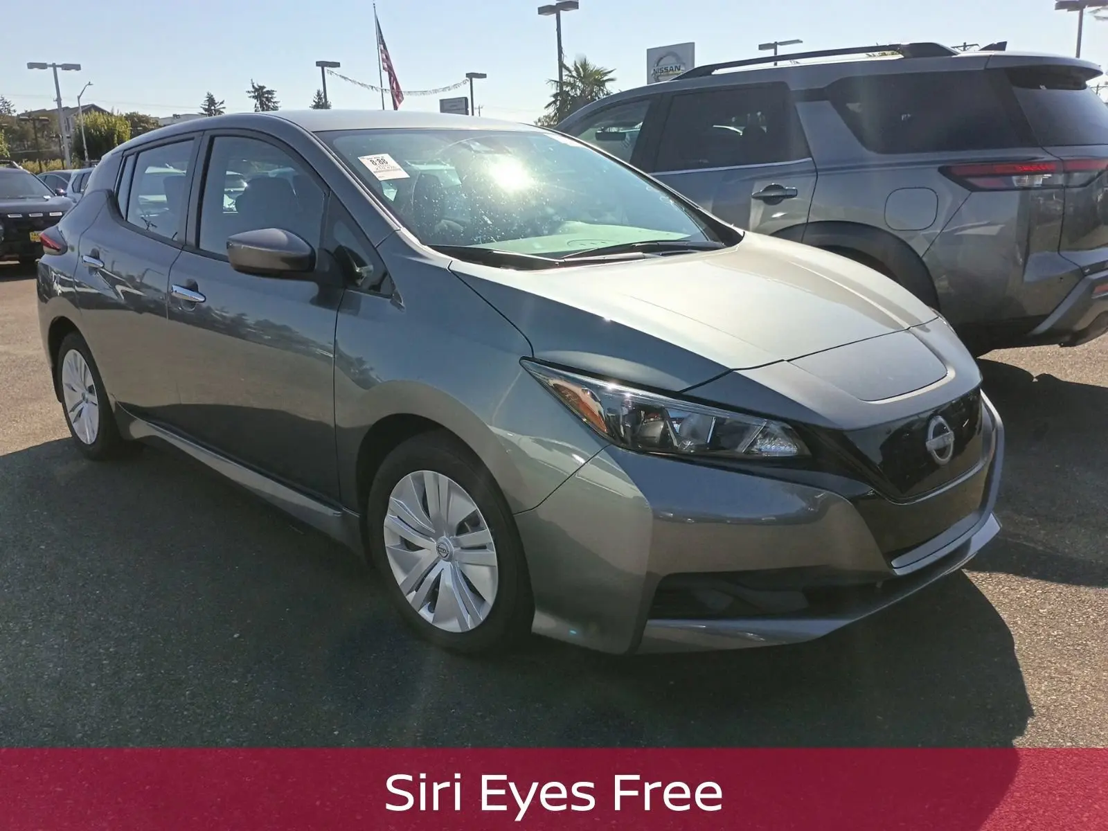 2025 Nissan Leaf S photo 3