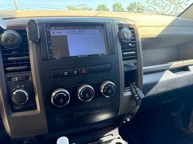 2012 RAM 1500 Express 4x4 Regular Cab SWB photo 3