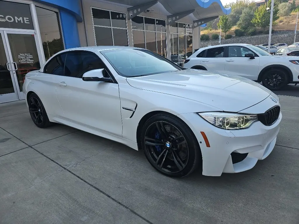 2015 BMW M4 Base photo 3