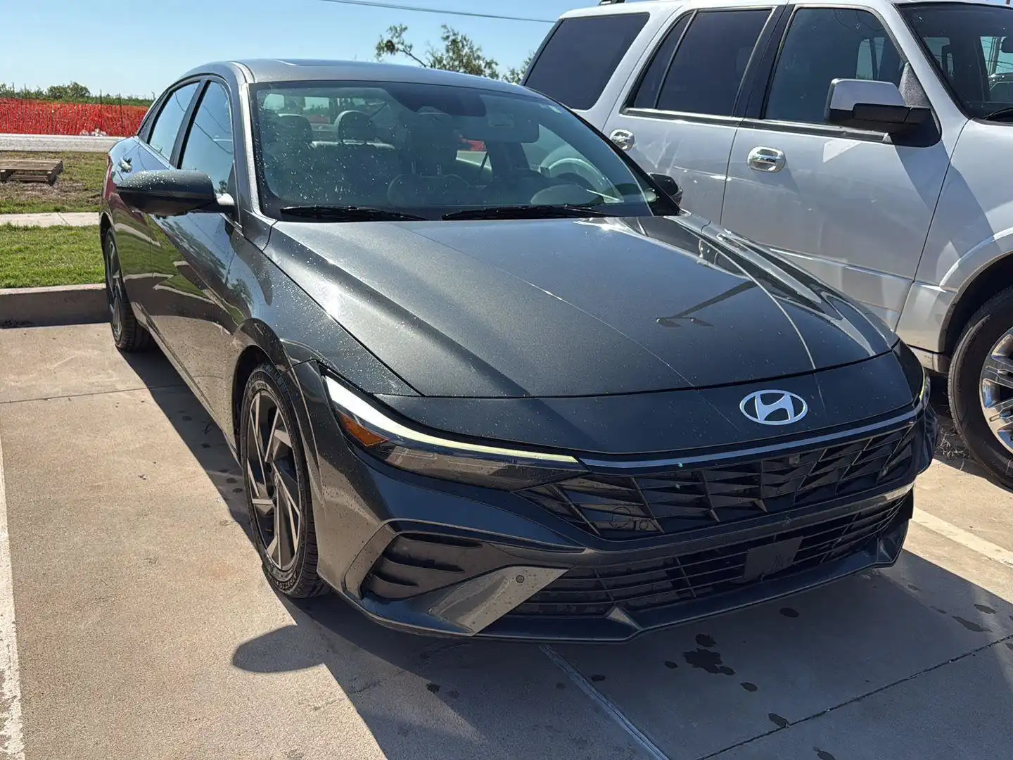2024 Hyundai Elantra 2.0 Limited IVT's photo