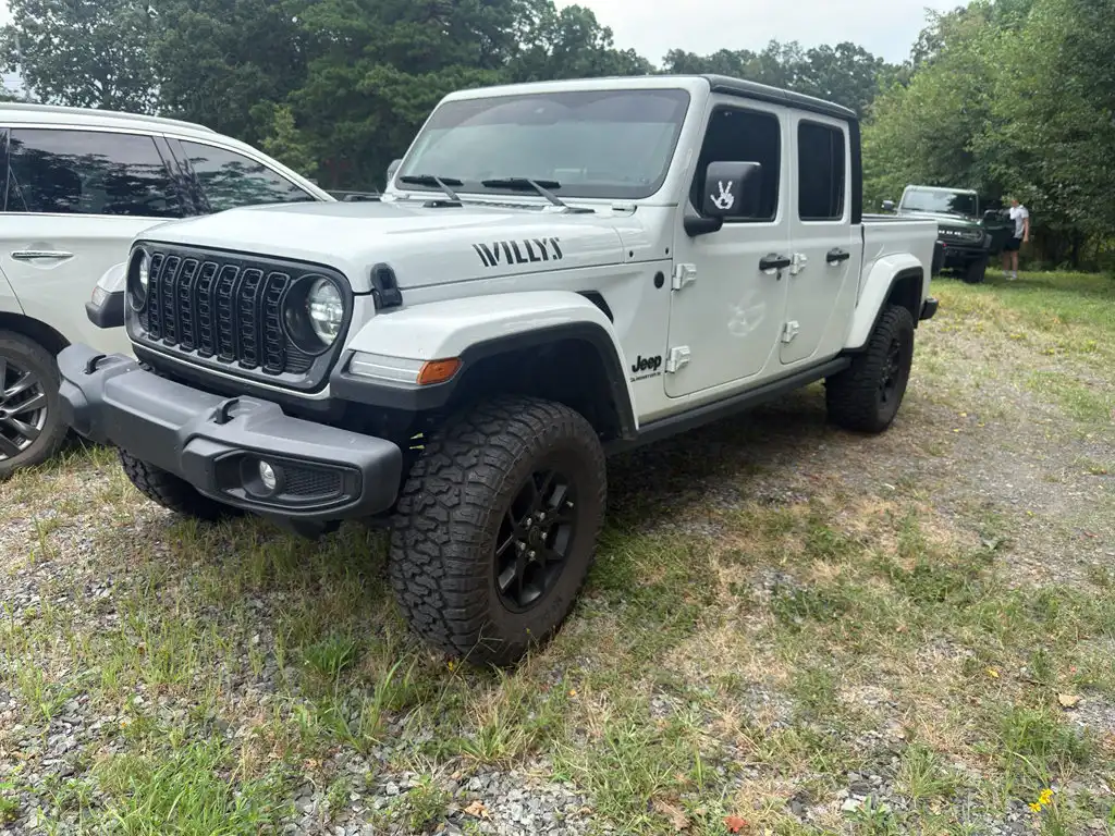 2024 Jeep Gladiator Willys's photo