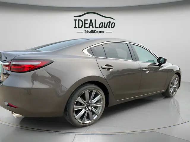 2019 Mazda EZ-6 Touring Auto photo 3