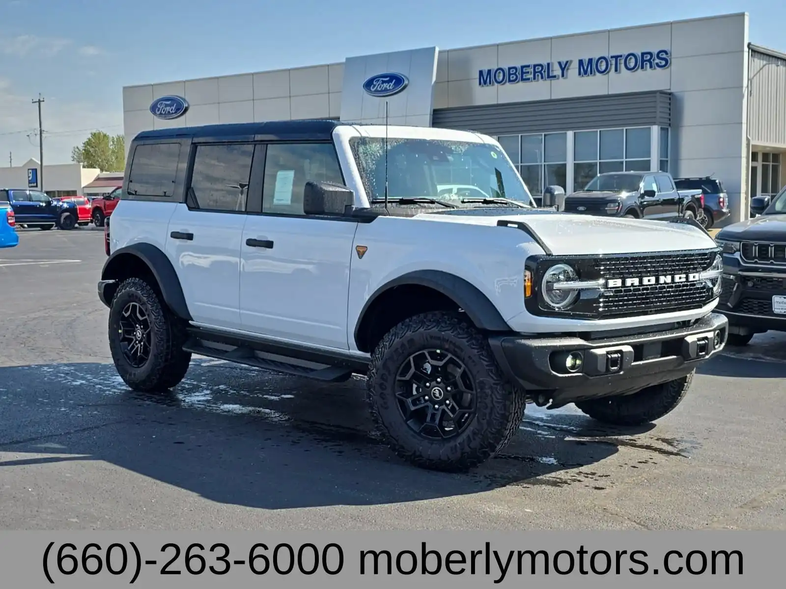 2026 Ford Bronco Badlands 4WD's photo