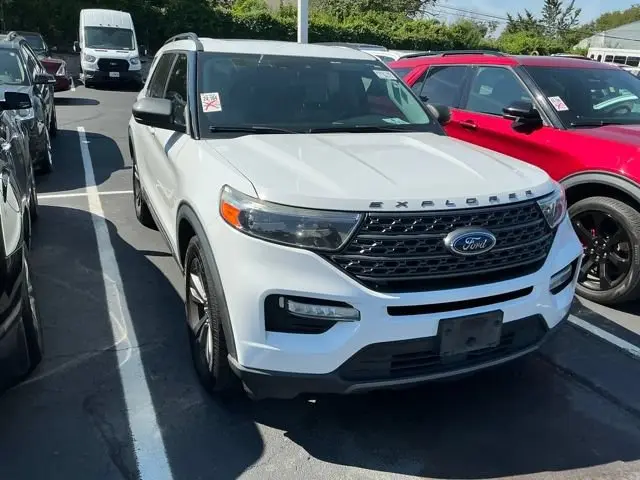 2021 Ford Explorer XLT RWD photo 3