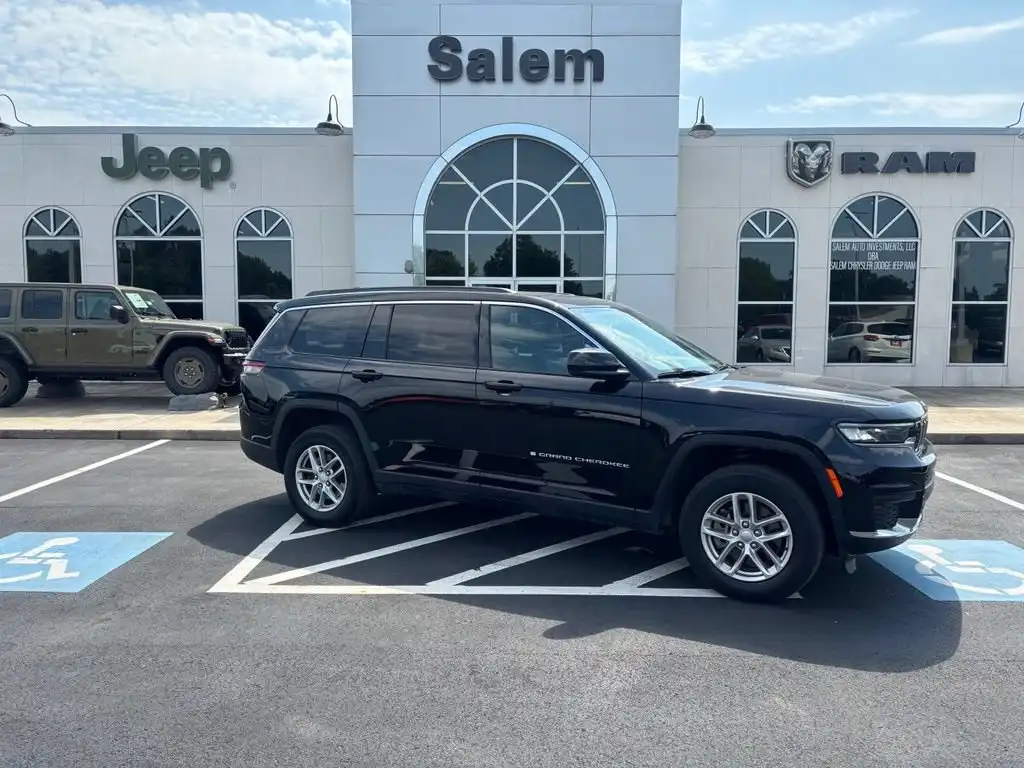 2024 Jeep Grand Cherokee L Laredo X 4WD's photo