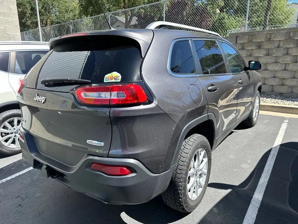 2014 Jeep Cherokee Latitude 4WD photo 4