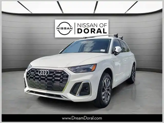 2022 Audi Q5 45 Premium's photo