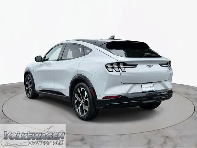2022 Ford Mustang-Mach-e Premium photo 4