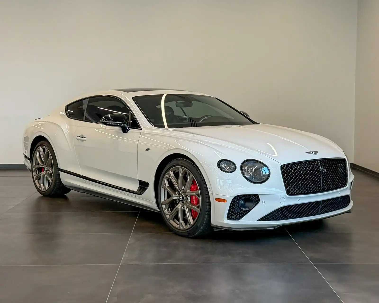 2023 Bentley Continental GT V8's photo
