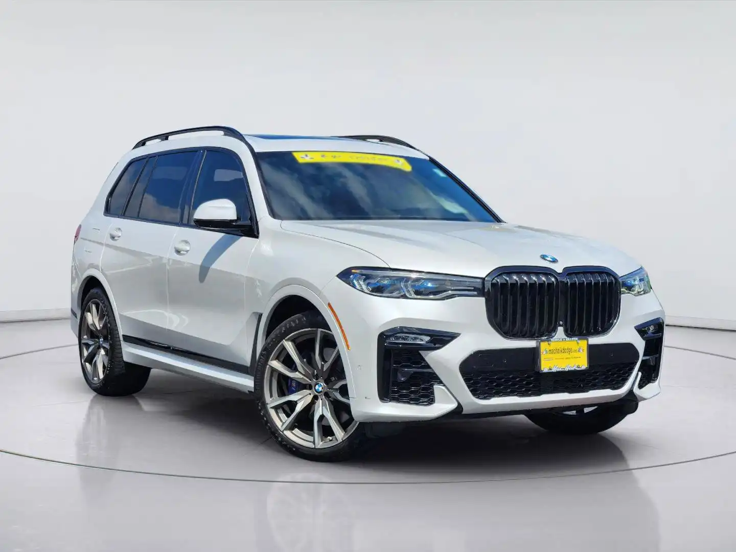 2022 BMW X7 M50i's photo