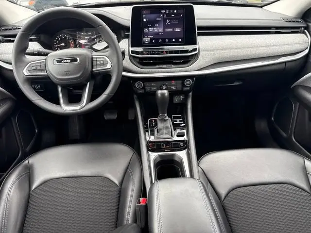 2022 Jeep Compass Latitude 4WD photo 4
