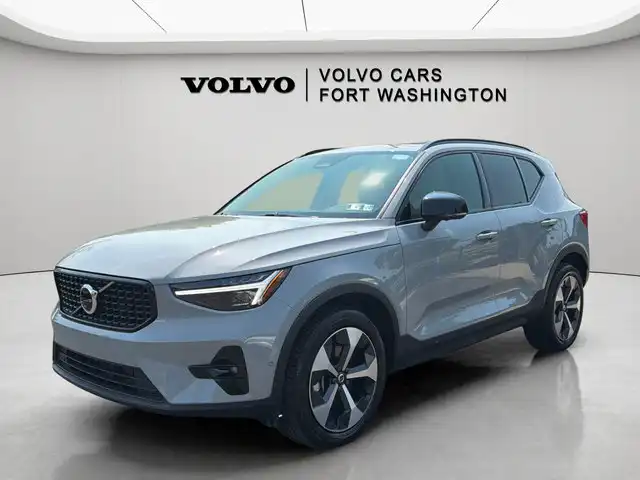 2026 Volvo XC40 B5 Plus Dark AWD's photo