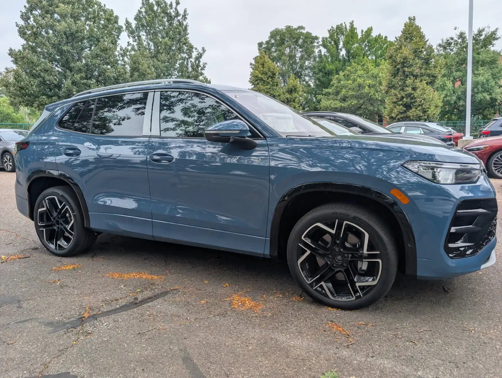 2026 Volkswagen Tiguan 2.0T SEL R-Line Turbo 4Motion's photo