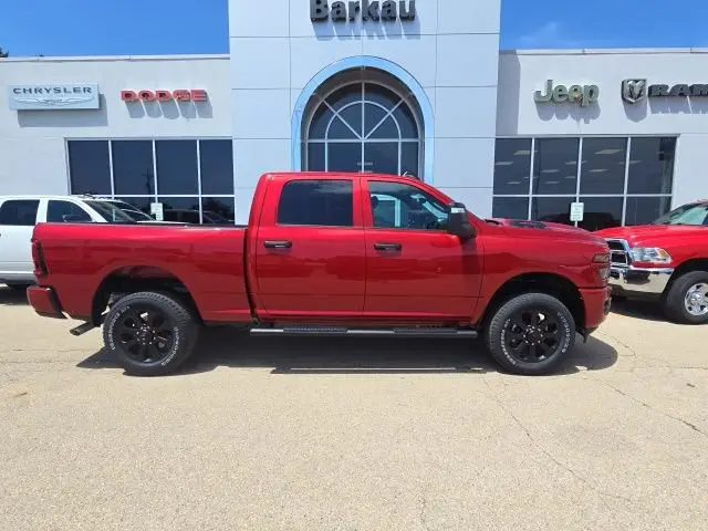 2026 RAM 2500 Tradesman/Black Express 4WD Crew Cab SWB photo 3