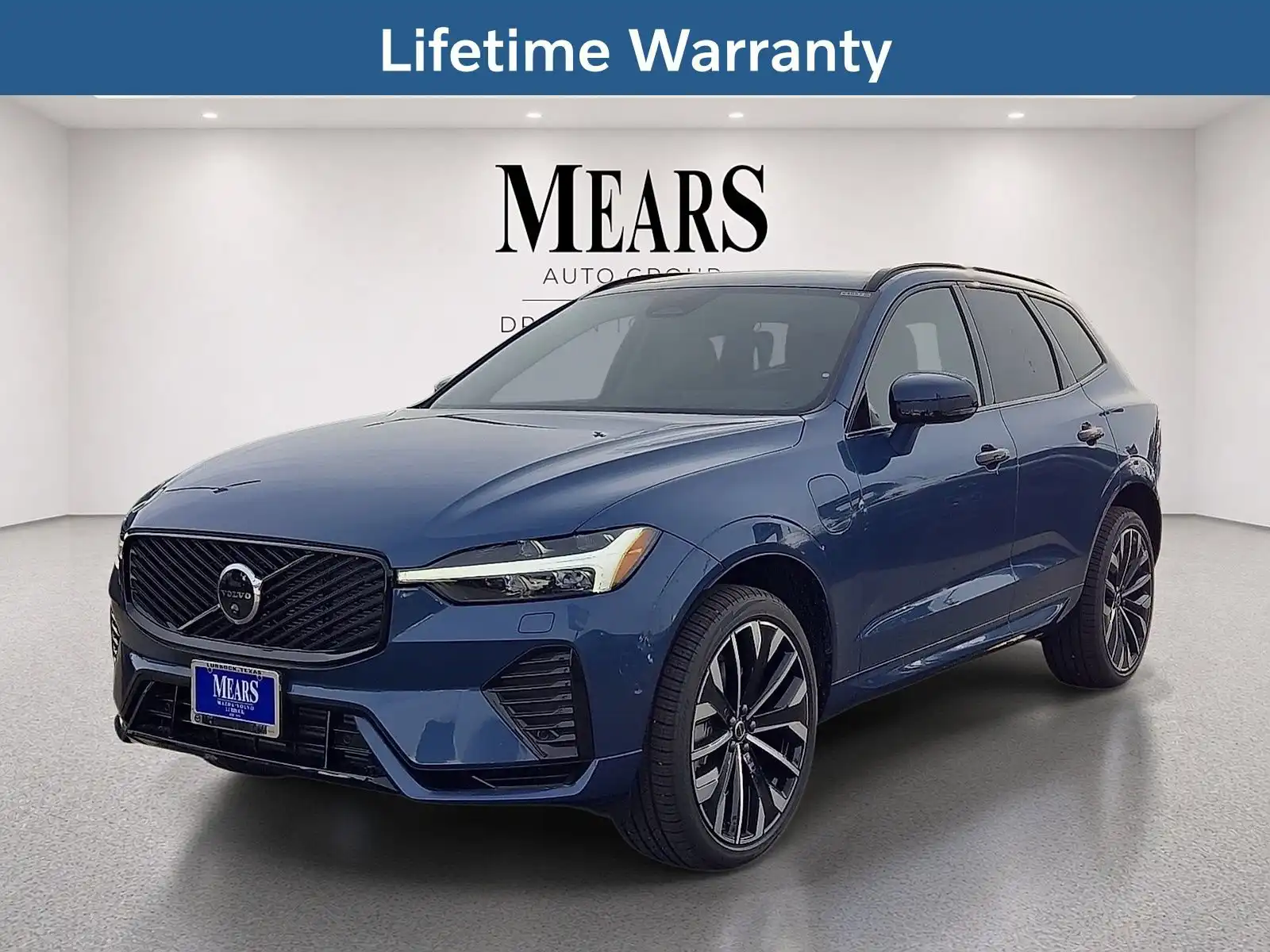 2026 Volvo XC60 T8 Ultra Dark AWD's photo